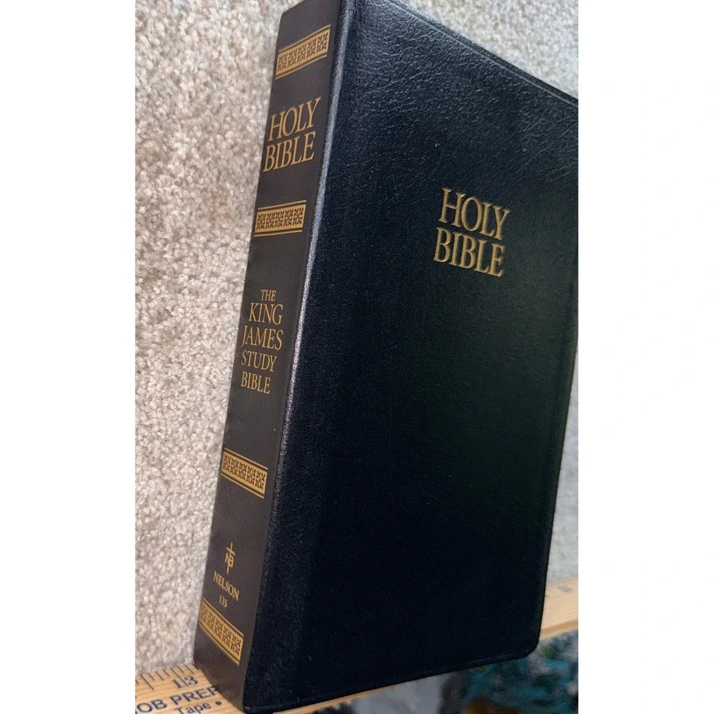 Thomas Nelson King James Study Bible KJV Black Bonded Leather Thumb Indexed Gilt